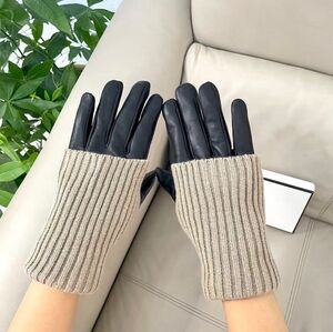 <AUTHENTIC>Chanel Ribbed Knit Leather Finger Gloves